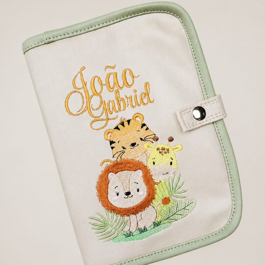 Porta Caderneta Safari personalizado com nome bordado - Lene Mimos